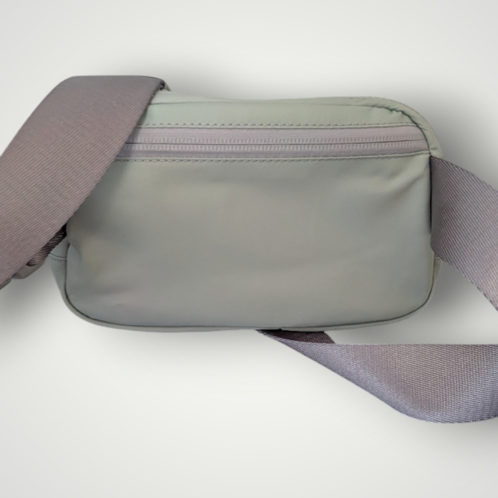 Lululemon Everywhere Belt Bag 1L - Picture 3 of 8